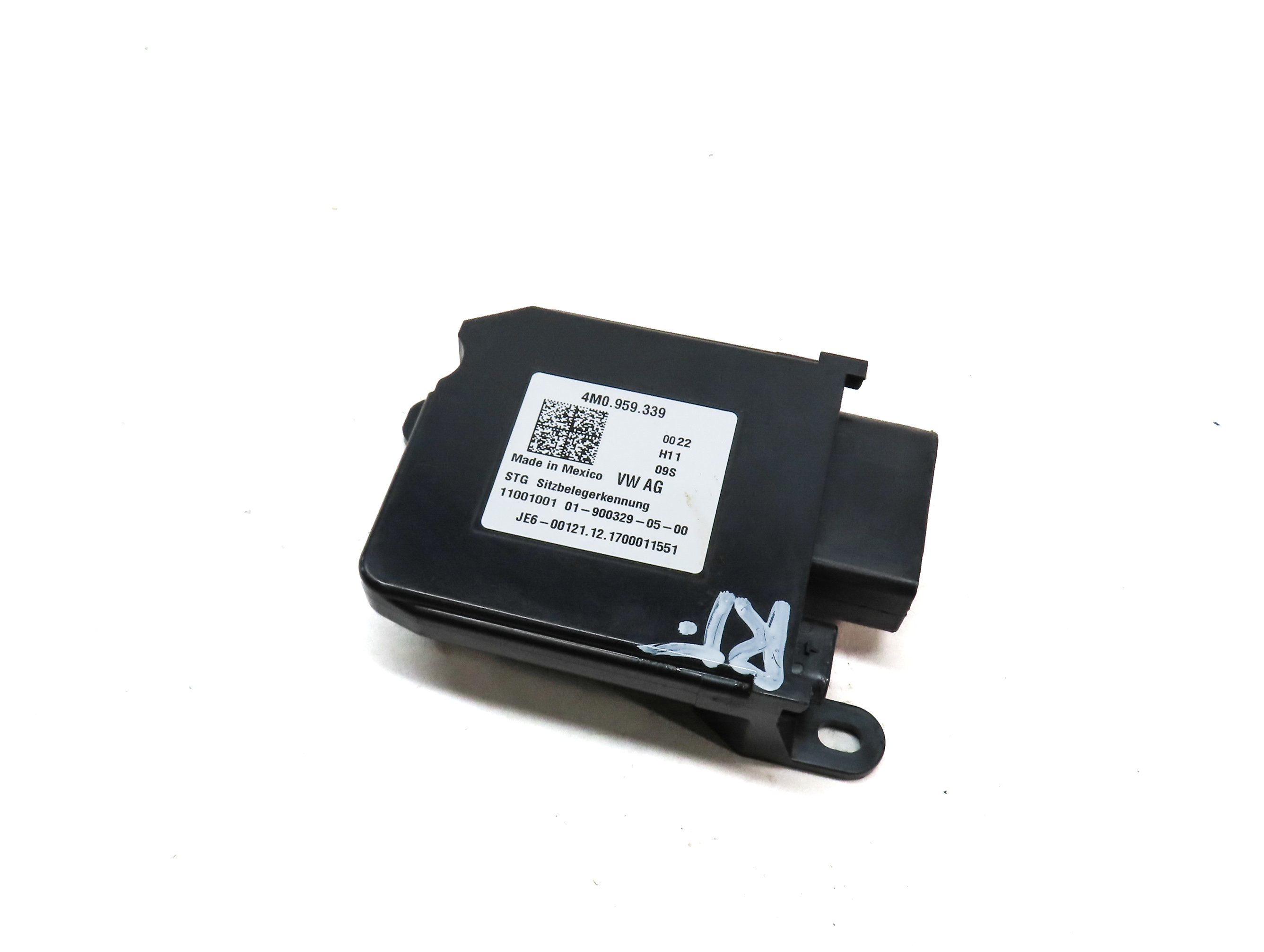 2018 AUDI A4 (B9 8W) FRONT RIGHT PASSENGER SEAT OCCUPANCY SENSOR MODULE — exact item pictured
